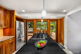13717 NE 70th Pl, Redmond, WA 98052 - Photo 9