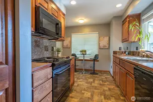 18825 19th Dr SE, Bothell, WA 98012 - Photo 7