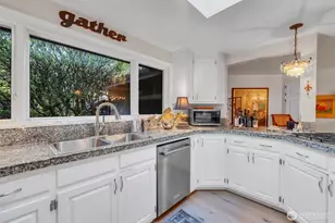 13320 211th Pl NE, Woodinville, WA 98077 - Photo 17