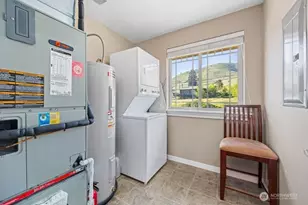 230 E Furnham Ave, Chelan, WA 98816 - Photo 37