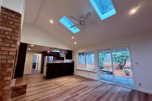 1135 147th Pl NE, Bellevue, WA 98007 - Photo 5