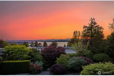 10419 NE 53rd Street, Kirkland, WA 98033 - Photo 3