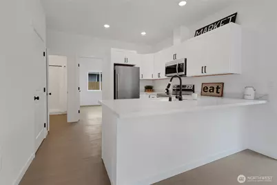 9420 S D St #2, Tacoma, WA 98444 - Photo 5