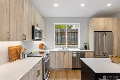 6747 Earl Avenue NW, Seattle, WA 98117 - Photo 17