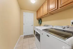 2404 Bowman Ave NW, Olympia, WA 98502 - Photo 13