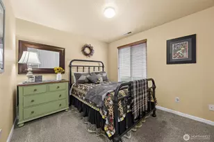 2404 Bowman Ave NW, Olympia, WA 98502 - Photo 15