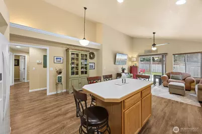2404 Bowman Avenue NW, Olympia, WA 98502 - Photo 7