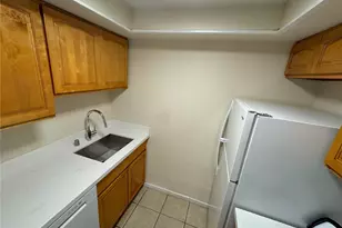 929 N 105th St, Seattle, WA 98133 - Photo 5