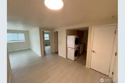 929 N 105th Street #C, Seattle, WA 98133 - Photo 3