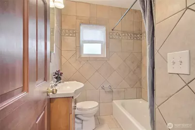1116 6th Avenue N, Seattle, WA 98109 - Photo 27