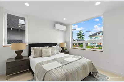 4116 A Burke Avenue N, Seattle, WA 98103 - Photo 23