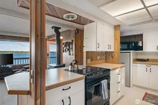 727 E Stretch Island Rd S, Grapeview, WA 98546 - Photo 21