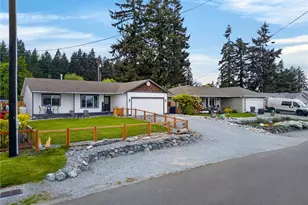 1584 Country Club Dr, Camano Island, WA 98282 - Photo 3