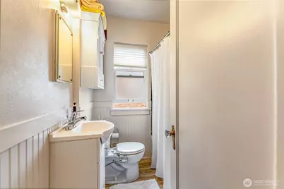 1427 3rd Avenue W #8, Seattle, WA 98119 - Photo 17