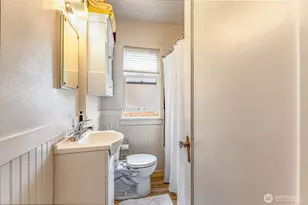 1427 3rd Ave W, Seattle, WA 98119 - Photo 17