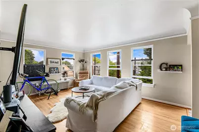 1427 3rd Avenue W #8, Seattle, WA 98119 - Photo 9