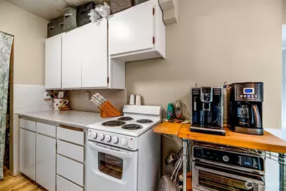 1427 3rd Avenue W #8, Seattle, WA 98119 - Photo 13