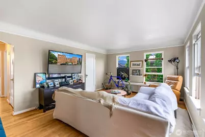 1427 3rd Avenue W #8, Seattle, WA 98119 - Photo 7