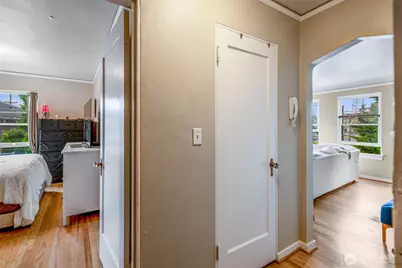 1427 3rd Avenue W #8, Seattle, WA 98119 - Photo 5