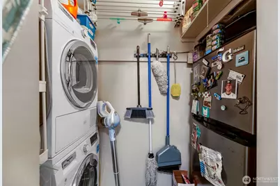 1427 3rd Avenue W #8, Seattle, WA 98119 - Photo 15