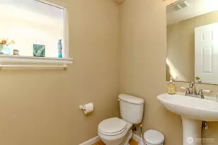 2707 9th St SE, Puyallup, WA 98374 - Photo 9