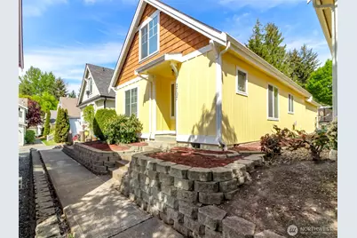 2707 9th Street SE, Puyallup, WA 98374 - Photo 1