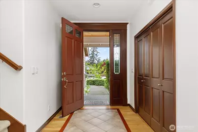 2777 SW Fairway Point Drive, Oak Harbor, WA 98277 - Photo 3