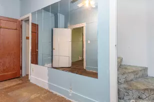 2214 N 60th St, Seattle, WA 98103 - Photo 11