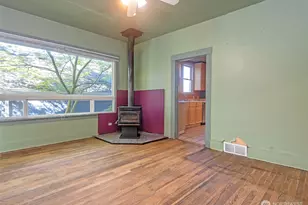 2214 N 60th St, Seattle, WA 98103 - Photo 5