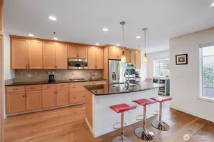 10108 NE 63rd St, Kirkland, WA 98033 - Photo 9