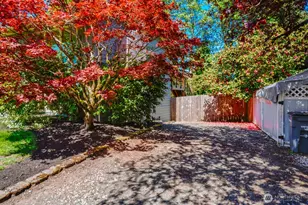 8910 NE 195th Street NE, Bothell, WA 98011 - Photo 31