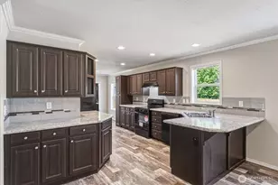 101 Sir Lancelot Dr, Castle Rock, WA 98611 - Photo 13