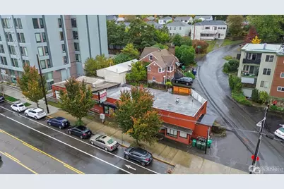 9716 Greenwood Avenue N, Seattle, WA 98103 - Photo 1