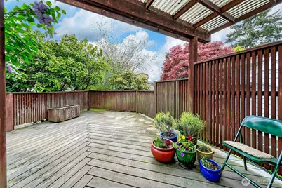 8218 Latona Avenue NE, Seattle, WA 98115 - Photo 19
