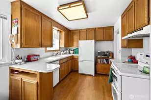 8218 Latona Ave NE, Seattle, WA 98115 - Photo 7