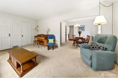 8218 Latona Avenue NE, Seattle, WA 98115 - Photo 5