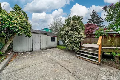 8218 Latona Avenue NE, Seattle, WA 98115 - Photo 25