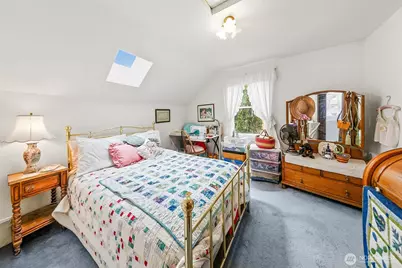 8218 Latona Avenue NE, Seattle, WA 98115 - Photo 11