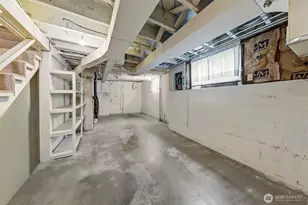 8218 Latona Ave NE, Seattle, WA 98115 - Photo 17
