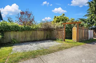 2434 S Irving St, Seattle, WA 98144 - Photo 23