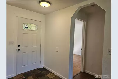 727 Tipsoo Loop S, Rainier, WA 98576 - Photo 5