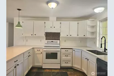 727 Tipsoo Loop S, Rainier, WA 98576 - Photo 7