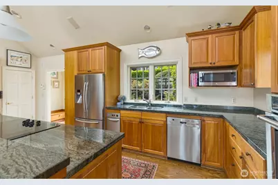 6681 NE Windermere Street, Seattle, WA 98115 - Photo 21
