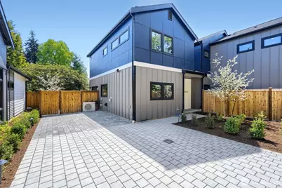 13022 Corliss Avenue N #B, Seattle, WA 98133 - Photo 3