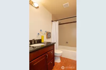 2219 13th Avenue W #5, Seattle, WA 98119 - Photo 21