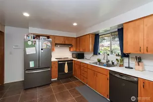 2717 S Laurel St, Port Angeles, WA 98362 - Photo 3