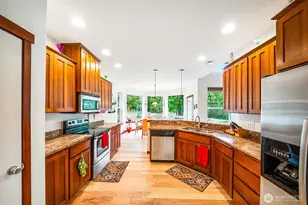 11940 Windtree Ln SE, Rainier, WA 98576 - Photo 9