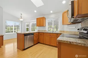 207 N 6th Ave SW, Tumwater, WA 98512 - Photo 9