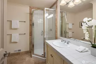 232 Overlake Dr E, Medina, WA 98039 - Photo 33