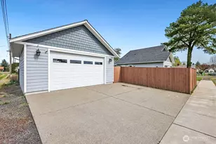 903 Atherton St, Centralia, WA 98531 - Photo 3